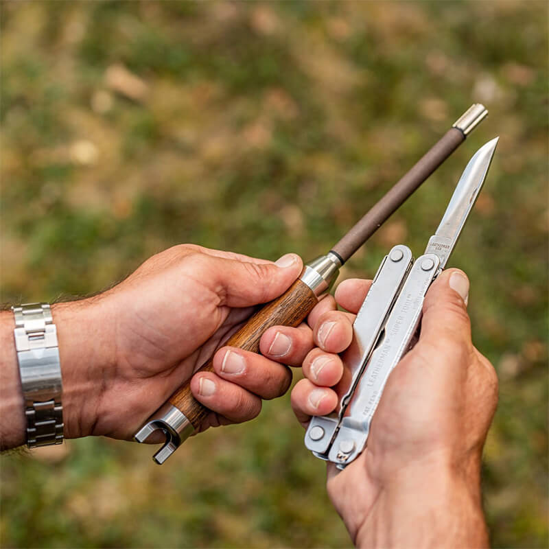 XADR One - handlicher Messerschleifer mit Keramik Ø 20 mm, Griff Teak