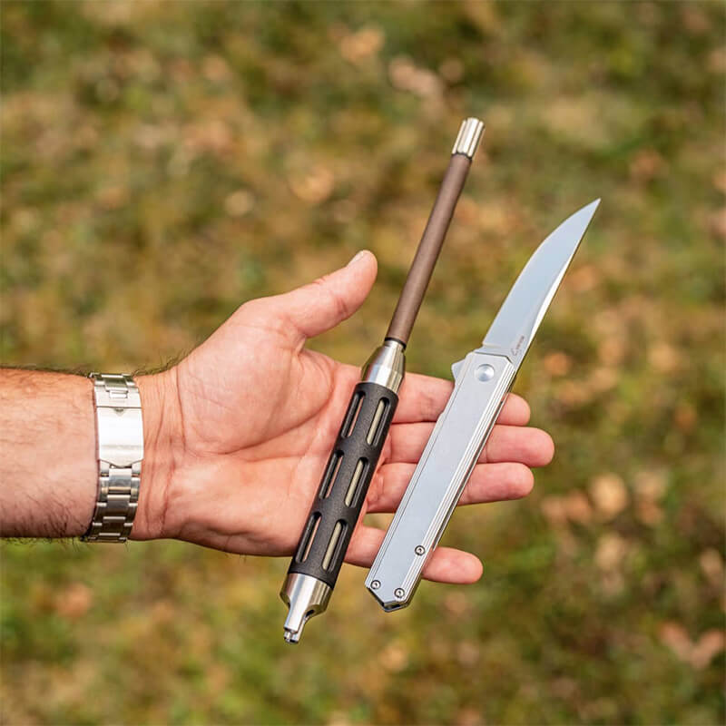 XADR One - handlicher Messerschleifer mit Keramik Ø 20 mm, Griff 3D Tactical weitere Ansicht XADR One - handlicher Messerschleifer mit Keramik Ø 20 mm, Griff 3D Tactical