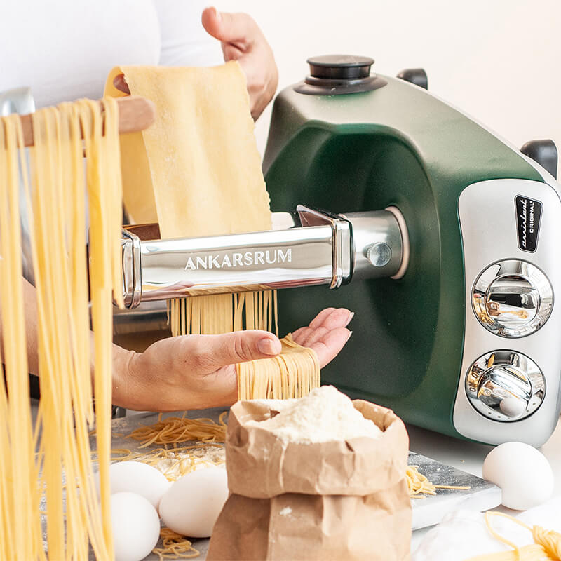 Ankarsrum Nudelvorsatz - Pastawalze ideal zum Herstellen von Spaghetti weitere Ansicht Ankarsrum Nudelvorsatz - Pastawalze ideal zum Herstellen von Spaghetti