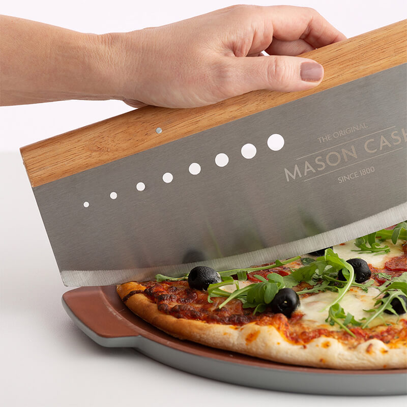 Pizzaschneider 3-in-1 aus Edelstahl & Holz von Mason Cash weitere Ansicht Pizzaschneider 3-in-1 aus Edelstahl & Holz von Mason Cash